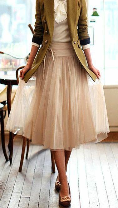 20 Faldas de tul para lograr el look de otoño más chic  Knee length tulle  skirt, Tutu skirt women, Outfits vestidos